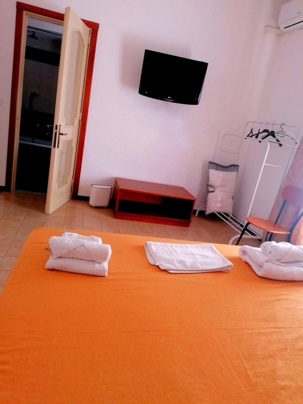 Da Piero E Gina Hotel Palidoro Bagian luar foto