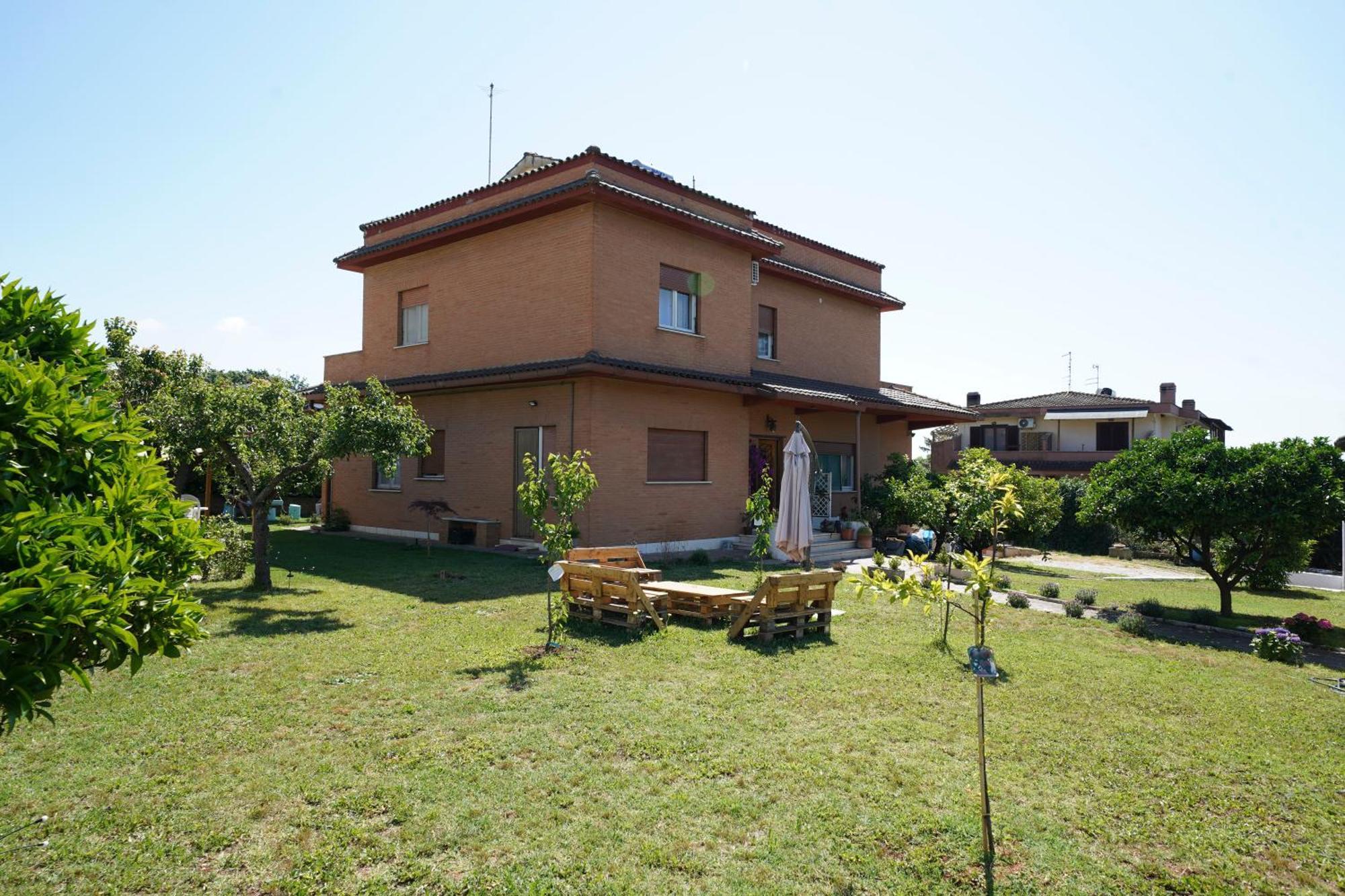 Da Piero E Gina Hotel Palidoro Bagian luar foto